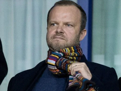 TIẾT LỘ: Ed Woodward trốn gặp Mourinho sau thất bại muối mặt