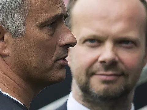 Jose Mourinho, Ed Woodward và cuộc chiến vương quyền tại MU