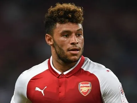XÁC NHẬN: Arsenal đồng ý bán Alex Oxlade-Chamberlain