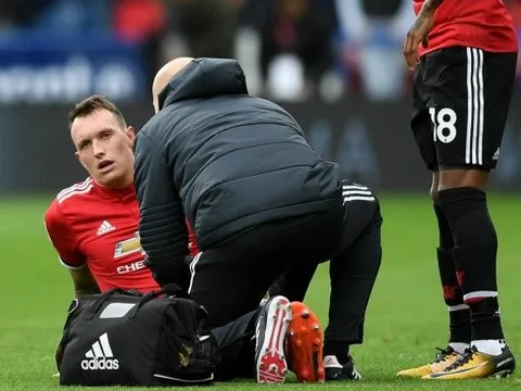 XÁC NHẬN: Man Utd mất trụ cột trong trận đấu với Burnley