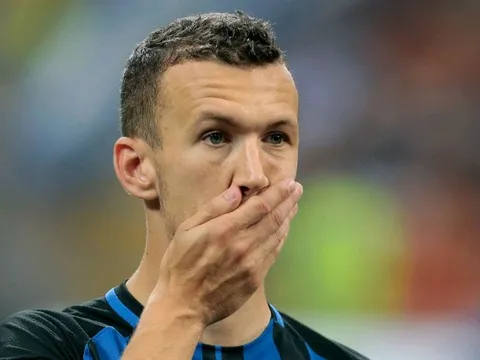 XONG! Man Utd hết cơ hội đón Perisic