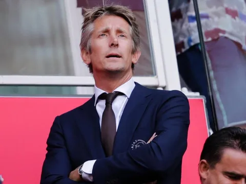 XONG: Van der Sar chính thức trả lời M.U về vị trí Giám đốc thể thao