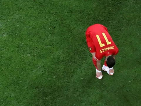 Arsenal hay Man Utd, Carrasco đã có câu trả lời