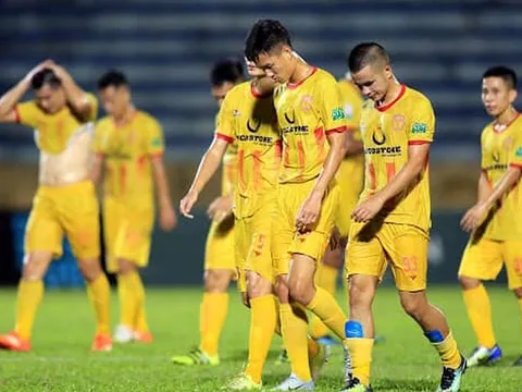 Các CLB V-League trước Tết Nguyên Đán: Không thưởng, chỉ mong đừng nợ lương