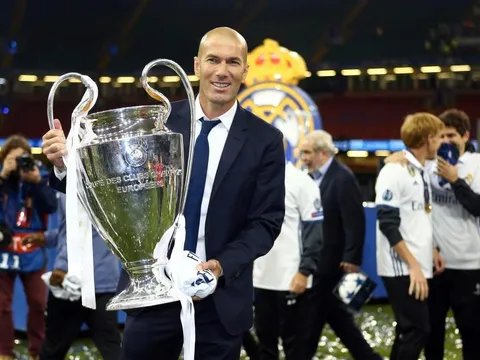Zidane chỉ cần 18 tháng để trả phí chuyển nhượng của mình