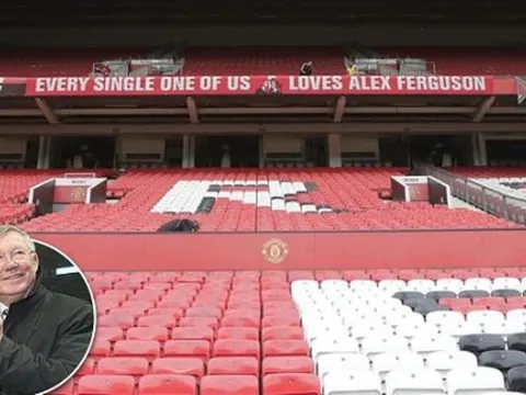 Banner tri ân Sir Alex tràn ngập sân Old Trafford