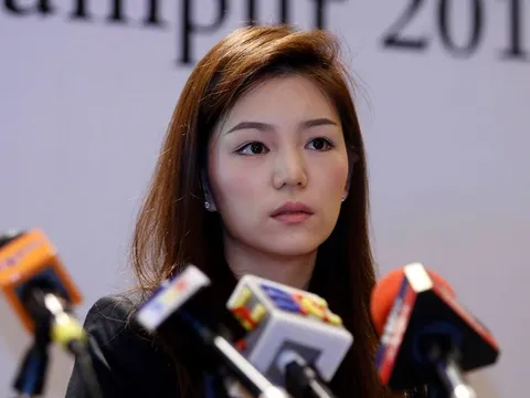 Trưởng đoàn xinh đẹp Thái Lan quả quyết đội nhà vô địch