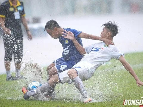 Chùm ảnh: Lứa đàn em Công Phượng thất bại trong trận thuỷ chiến với U17 PVF