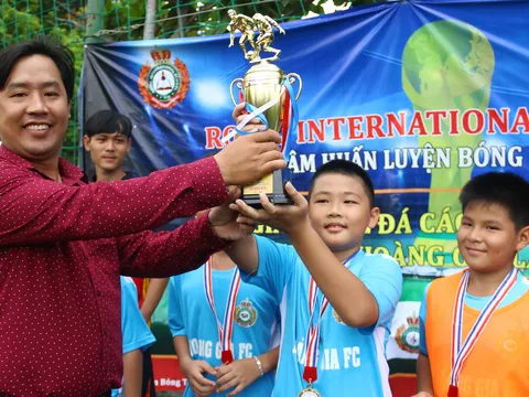 U10 Bình Thạnh, U13 Tân Phú vô địch giải bóng đá Hoàng Gia 2018