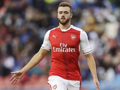 Sao Arsenal trên đường đến Fulham kiểm tra y tế