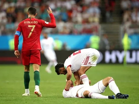Đến Man Utd, Fred chọn luôn cho mình chiếc xe màu đỏ mới cóng