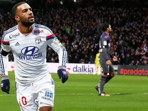 Thoát hiểm ngoạn mục, đàn em Ronaldo giành vé đi tiếp