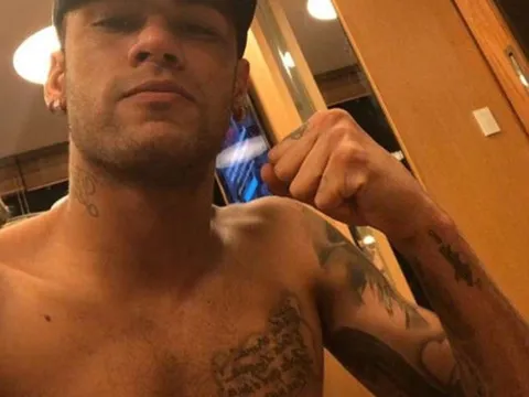 Barca “kèo trái hóa” đội hình bằng Griezmann, Mesut Ozil