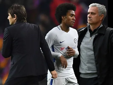 Nhân Chelsea hỗn loạn, M.U 'đục nước béo cò' ký hợp đồng thứ 4