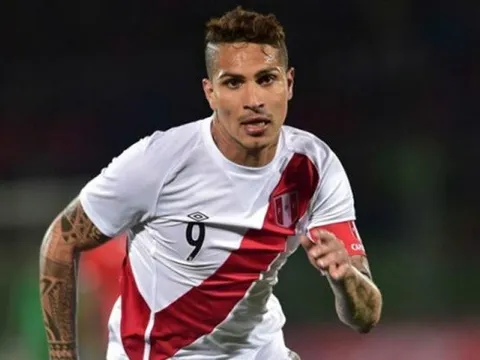Chủ tịch Liên đoàn bóng đá Peru "chống lưng" cho Paolo Guerrero