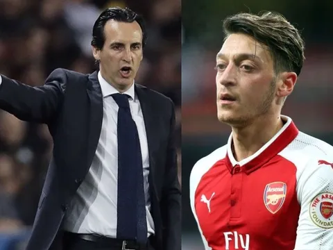 Unai Emery công bố Danh sách 5 'trò cưng', Oezil bất ngờ bị bỏ rơi