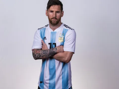 Messi tạo dáng cựu ngầu trong bộ ảnh chân dung của Argentina