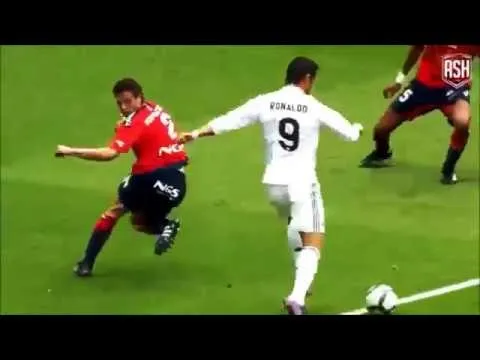 10 pha solo hoàn hảo trong sự nghiệp Ronaldo