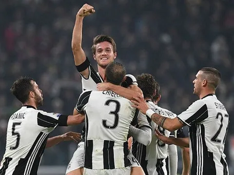 10 trung vệ thép đến CR7 cũng phải sợ