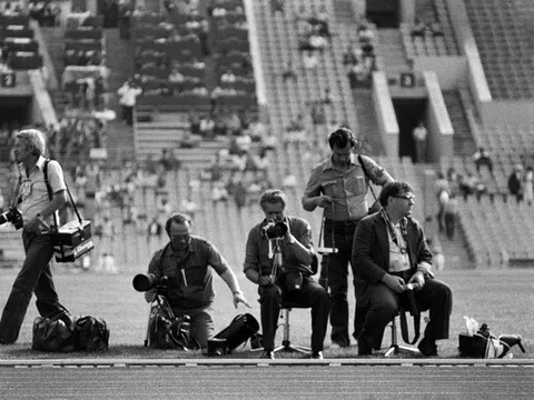 Chùm ảnh so sánh thú vị về Olympic 1980 vs World Cup 2018