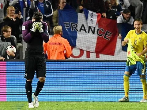 Giroud lập siêu phẩm cũng không cứu nổi sai lầm của Lloris