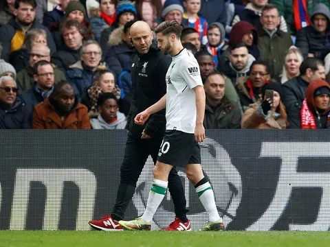 Hy hữu: Vào sân được 5 phút, Adam Lallana đã phải rời sân