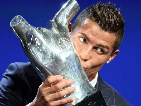 12 bức ảnh gói gọn một năm bội thu kỷ lục của CR7