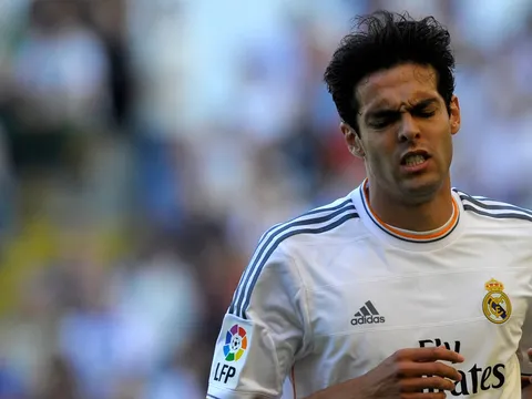 15 bản HĐ tệ nhất lịch sử Real Madrid (kỳ 2): 'Mồ chôn' sự nghiệp Kaka