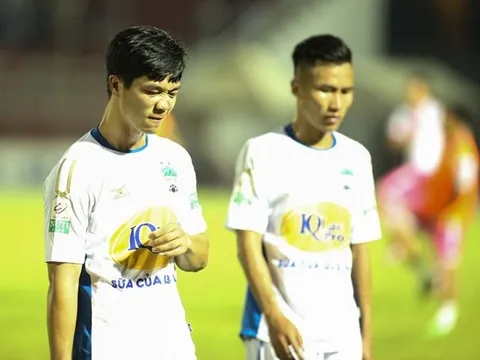 5 điểm nhấn vòng 18 V-League: Công Phượng gây tai tiếng; Hà Nội FC “đè” TP.HCM