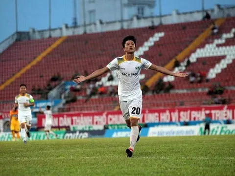 Phan Văn Đức lọp Top bàn thắng đẹp vòng 17 V-League