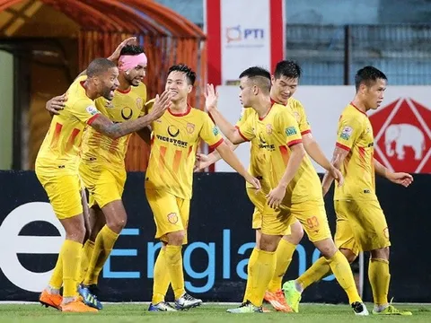 Văn Quyết hài lòng về trận hòa, ấn tượng với CĐV Nam Định
