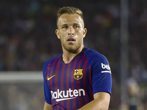 'Cách chạm bóng của Arthur khiến tôi nhớ về Xavi'