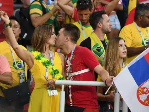 Hôn ở World Cup: Vạn lý xếp sau cặp môi gần