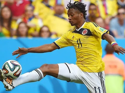 Nhìn Cuadrado thi đấu, fan Chelsea chạnh lòng nghĩ về Salah