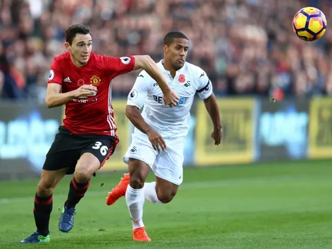 18h00 ngày 30/04, Man Utd vs Swansea: Quỷ đỏ "bóp nghẹt" Thiên nga?