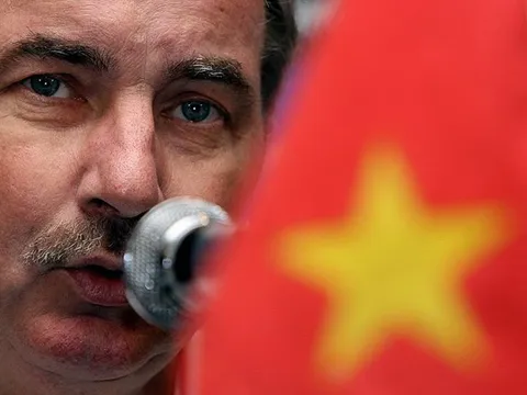 HLV Alfred Riedl: 10 năm không tiến bộ, Việt Nam đừng mơ World Cup