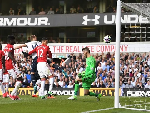 Rooney lập công, De Gea xuất thần vẫn không 'gánh' nổi hàng thủ tệ hại của Quỷ đỏ
