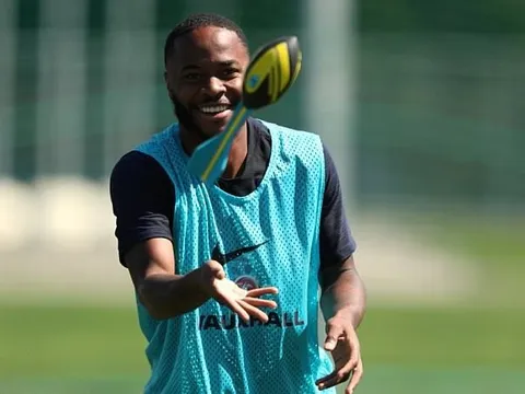 Trổ tuyệt kĩ, Pogba khiến đồng đội nhìn không chớp mắt