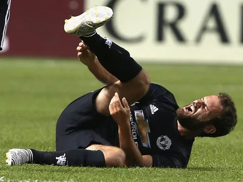 Khai màn Premier League: Màn chào sân hoàn hảo của hậu vệ cánh