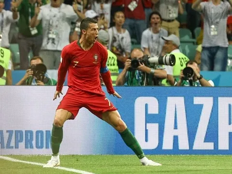 Bùng nổ trong đêm Sochi, 'Cơn địa chấn CR7' làm rung chuyển Sách kỷ lục thế giới