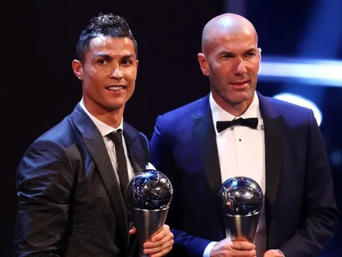 Cris Ronaldo: Rời Real trong vinh quang như Zidane còn hơn bị hắt hủi như Casillas