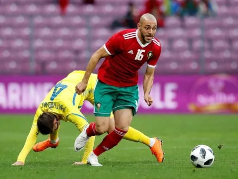 Sao Morocco chỉ trích trọng tài vi muốn xin áo Ronaldo