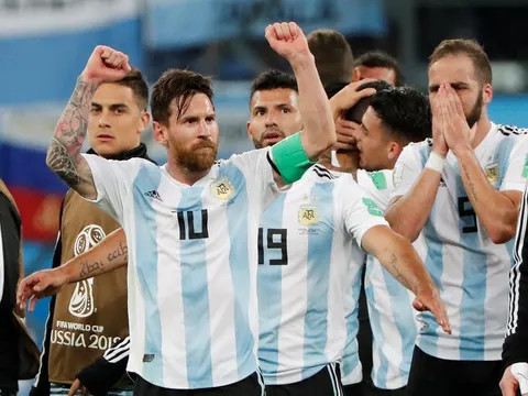 Messi đã tỏa sáng nhưng tiếc cho một Argentina mất bản sắc