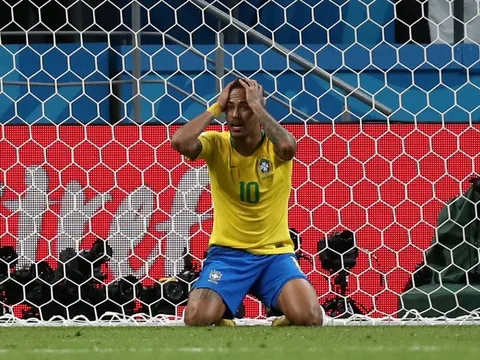 Neymar và cái giá cho trò 'cậu bé khóc sói'