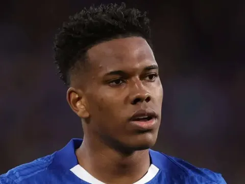 Nguy cơ lỡ World Cup khiến Estevao mâu thuẫn Chelsea