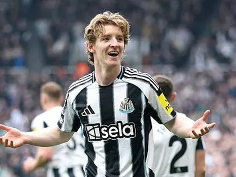 Romano xác nhận Anthony Gordon có thể rời Newcastle