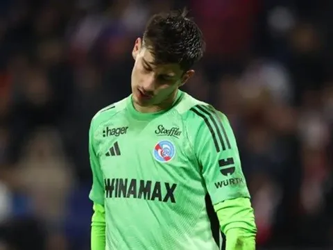 Mike Penders thi đấu xuất sắc, Chelsea vẫn tiếp tục cho mượn
