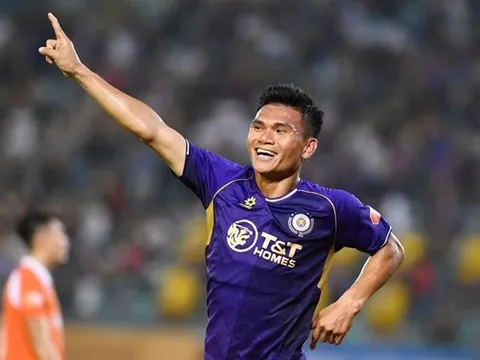 Hà Nội FC thắng nhọc Đà Nẵng trong ngày VAR chiếm sóng
