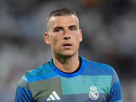 Tương lai của Lunin khiến Real Madrid đau đầu