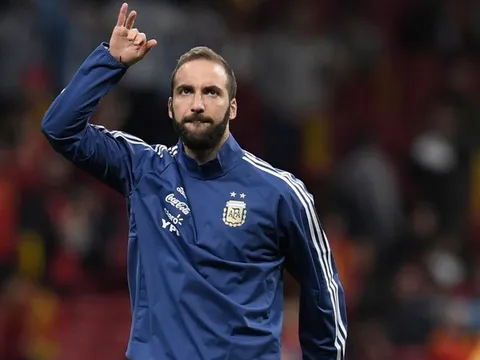 Tịt ngòi tại tuyển Argentina, Higuain lại móc mỉa fan